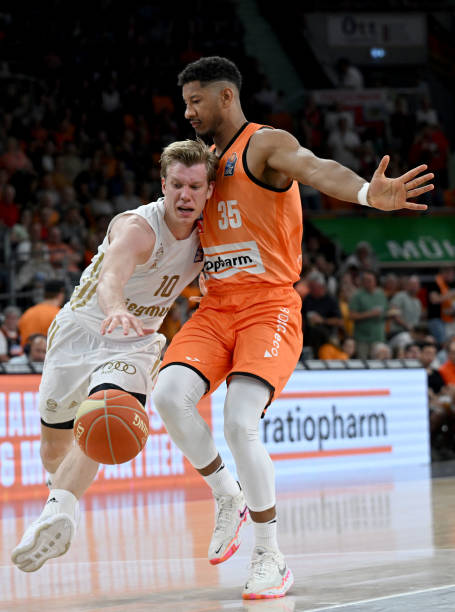 让比赛陷入 让比赛陷入